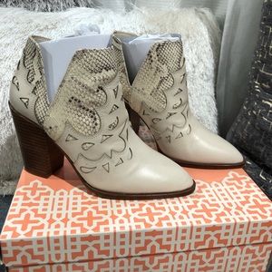 Gianni Bini Womens Boots Risk Taker Sz 7.5 leather